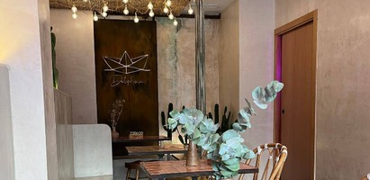 Delphina Sevilla Brunch & Cocktail