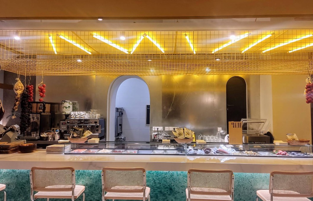 restaurant