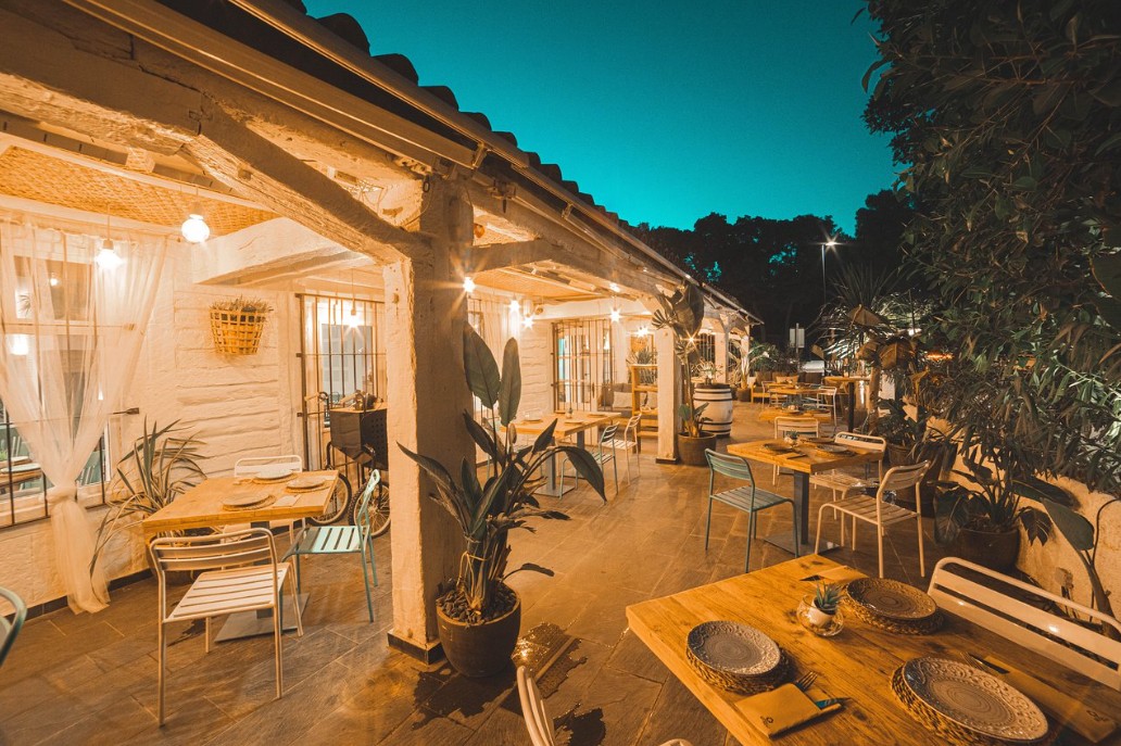 restaurant