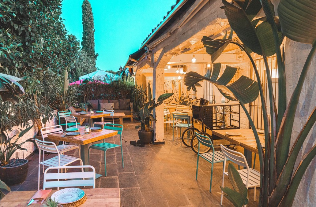 restaurant