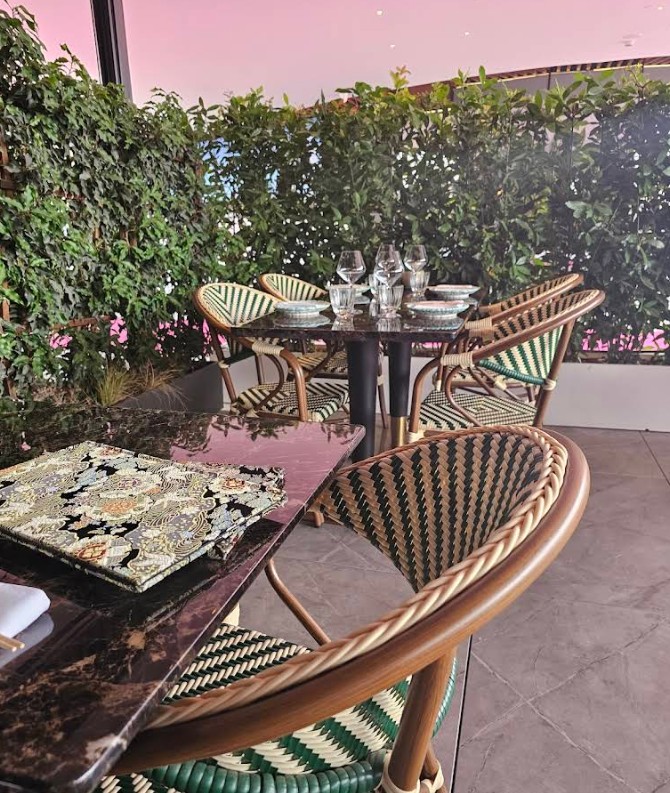 restaurant