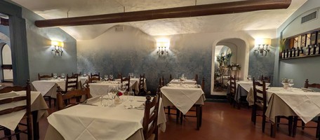Cantina De' Pucci (Restaurant & Wine Window / Buchetta del Vino)