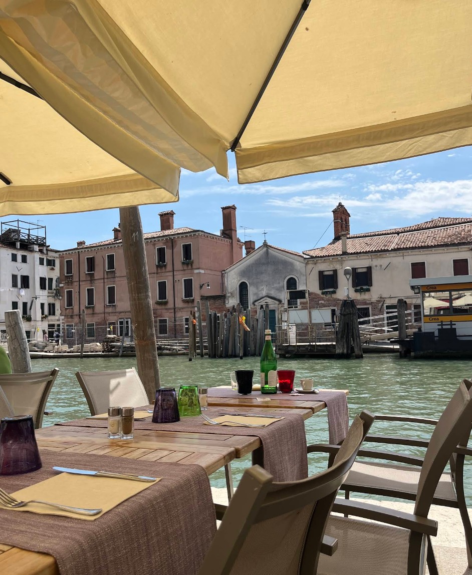 restaurant