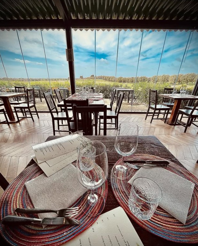 restaurant