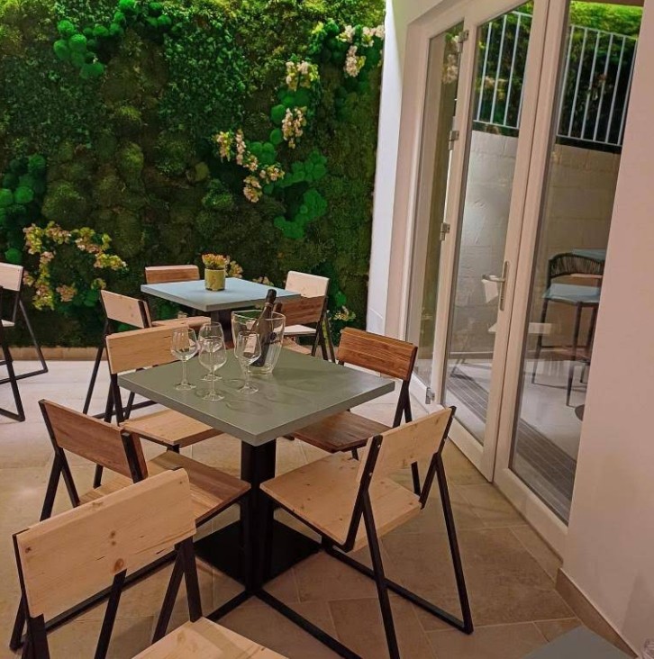 restaurant
