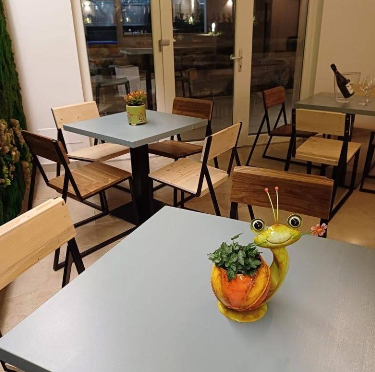 restaurant