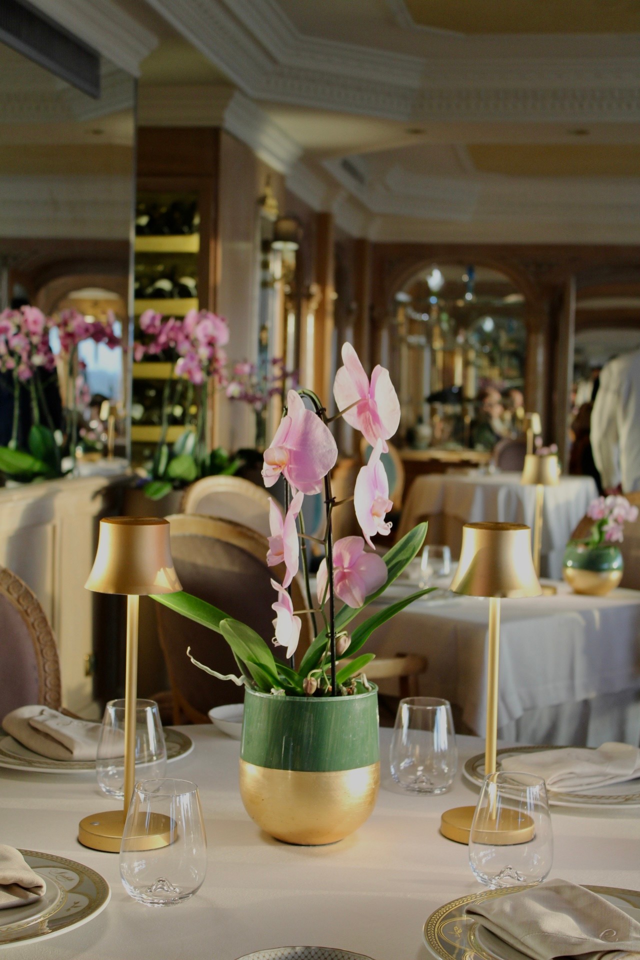 restaurant